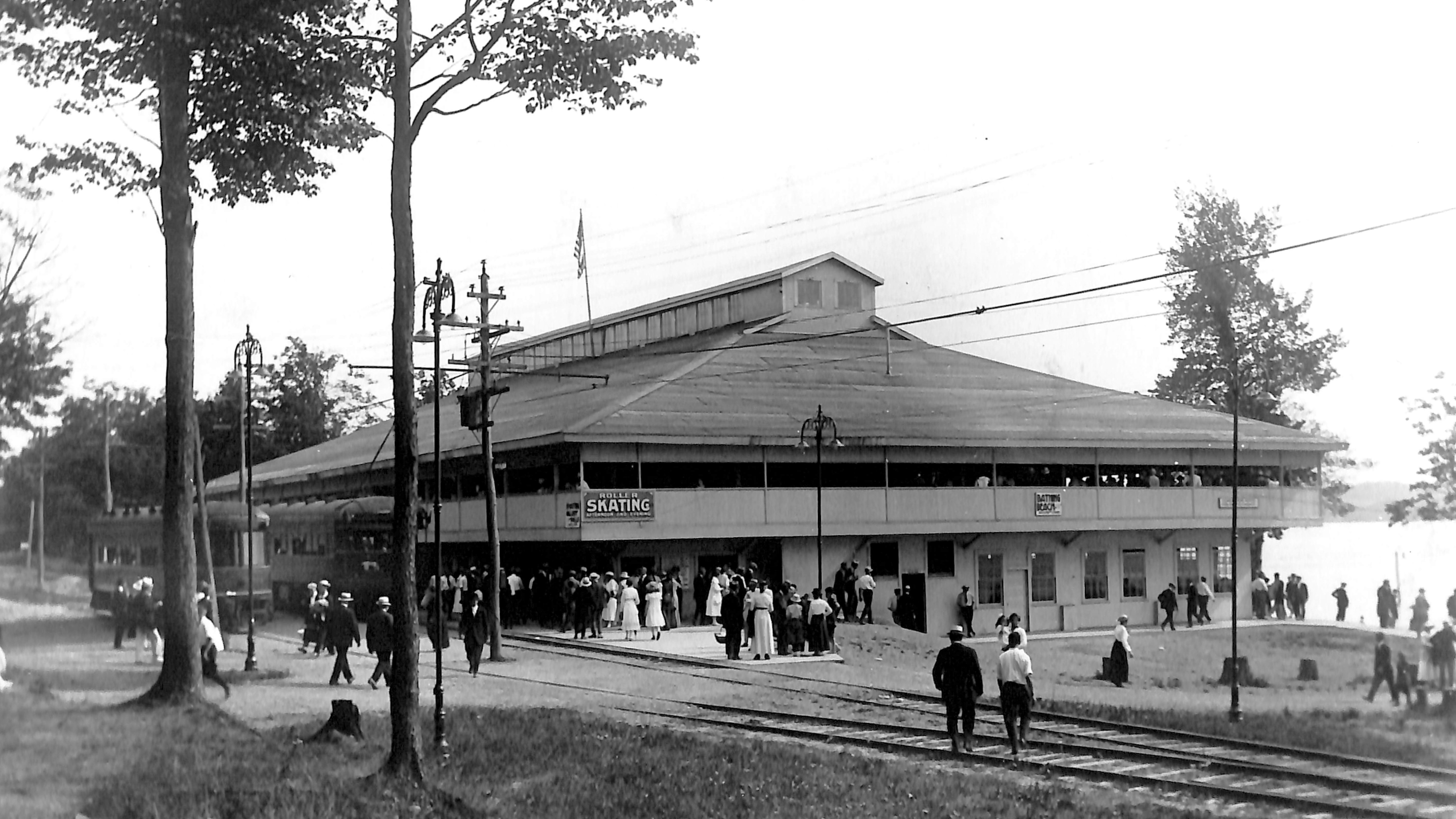 Midway Park Skating Rink. Credit: Fenton History Center.